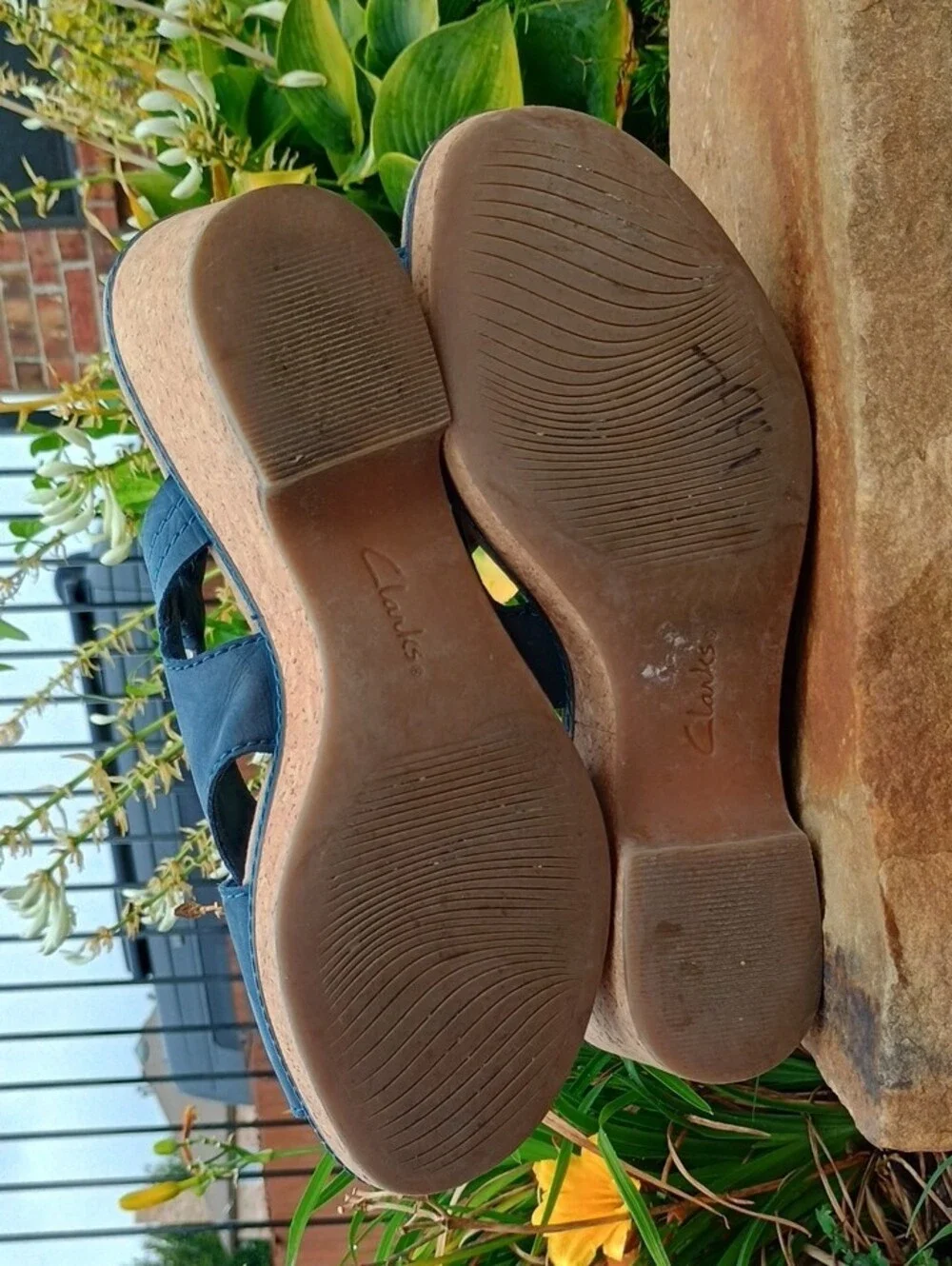 Clarks Giselle Loop Comfort Wedge Leather Sandal Women's Size 9.5